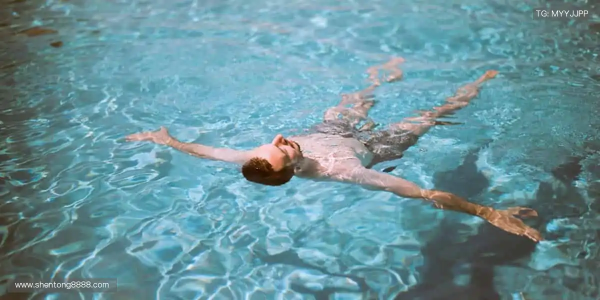 🌟🎮 周边精品，彰显热爱！